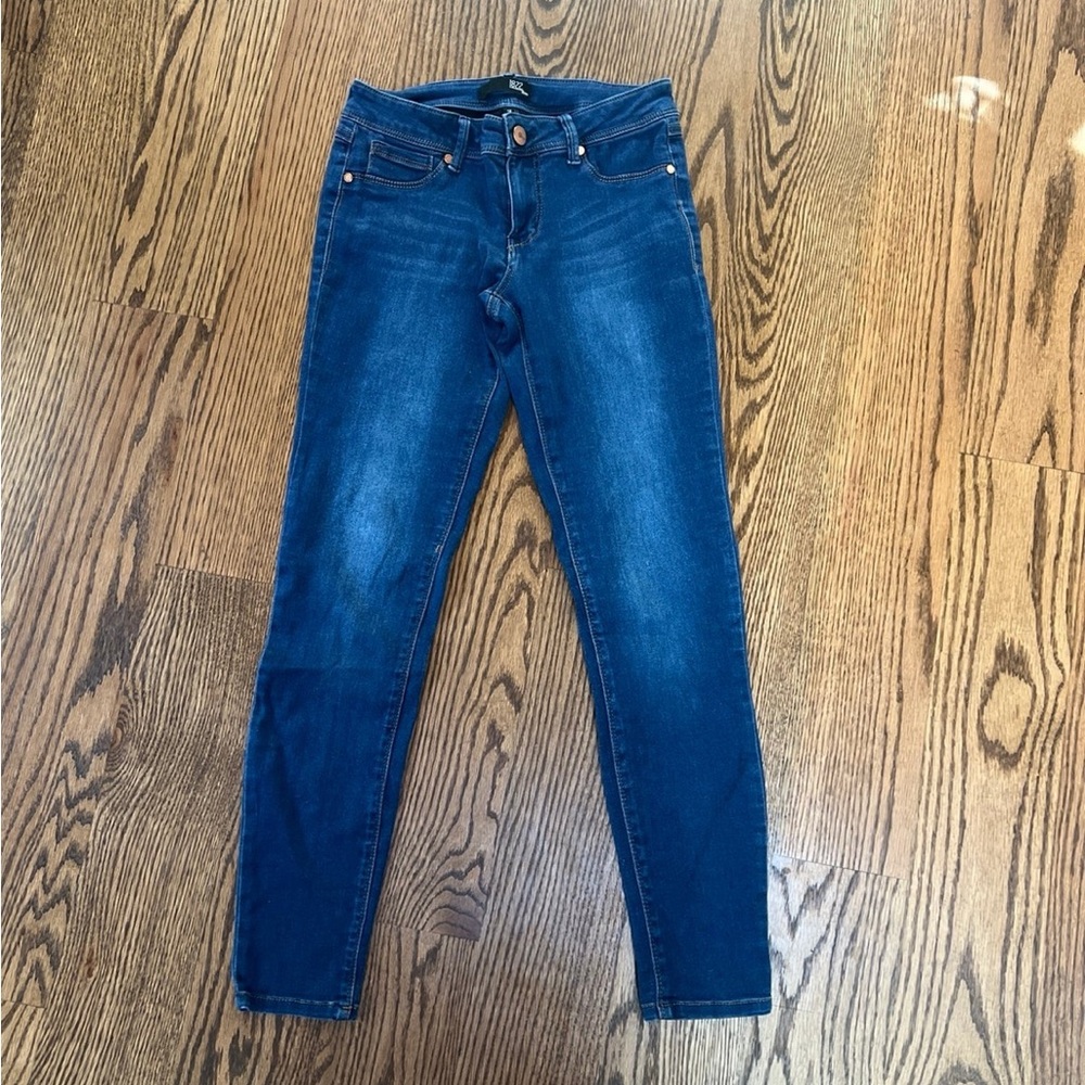 28” skinny jeans